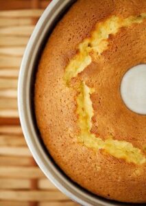 Bolo de cenoura e laranja